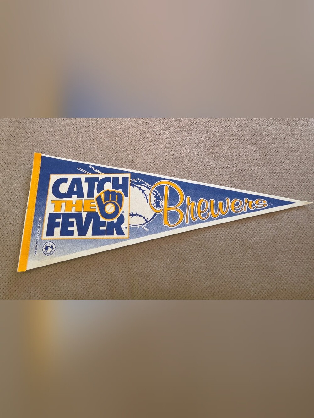 Milwaukee Brewers 1993 Catch The Fever Original Full Size Pennant Banner 30" len
